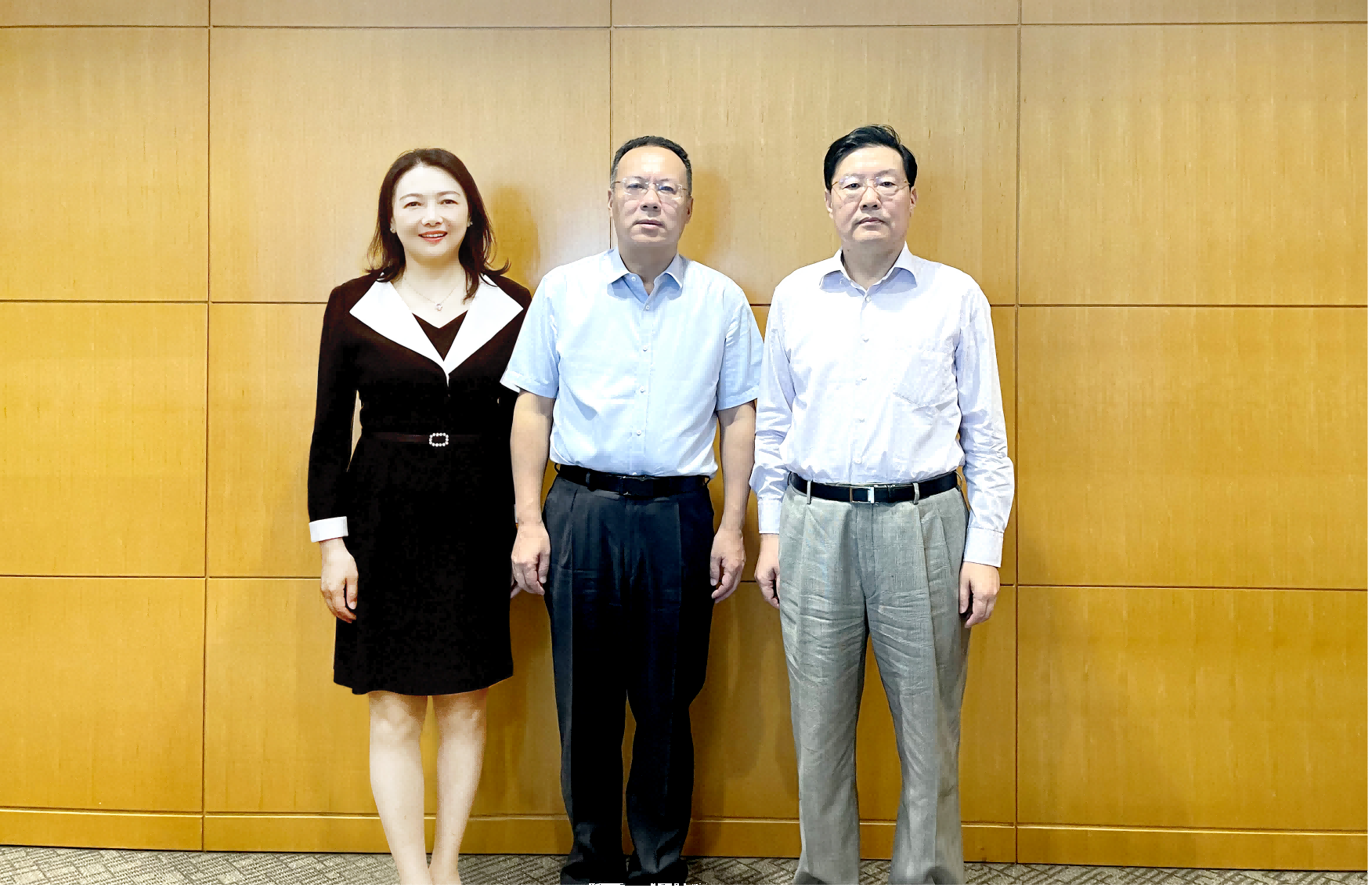 弘业期货-信息公开-公司动态-苏豪控股集团周谦副总裁带队拜访郑州